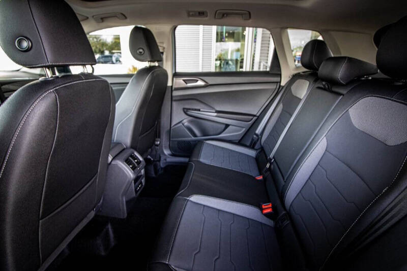 2026 Volkswagen Taos SE Black