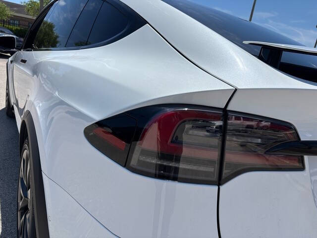 2022 Tesla Model X 13