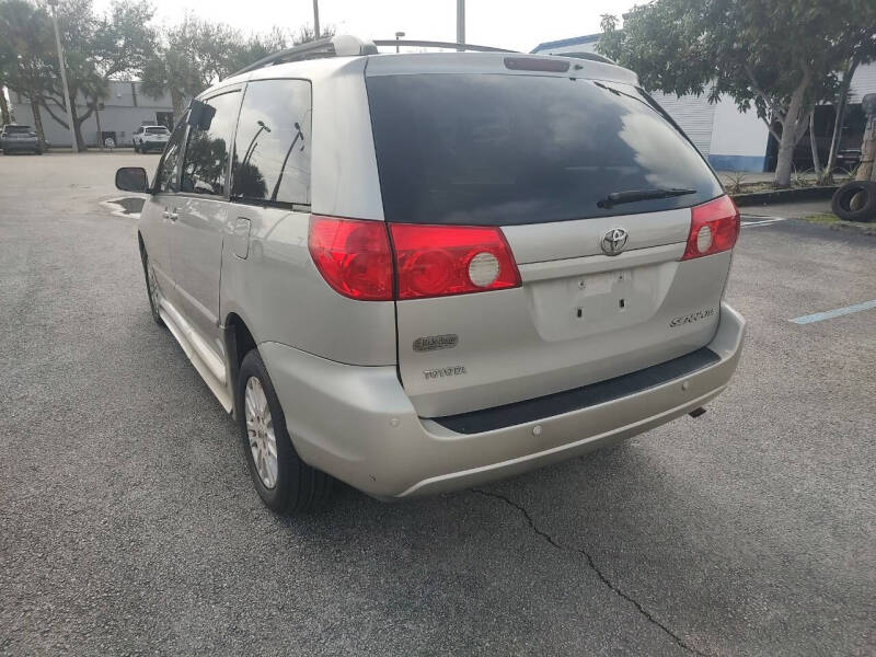 2008 Toyota Sienna XLE