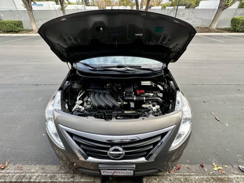 2017 Nissan Versa 1.6 SV