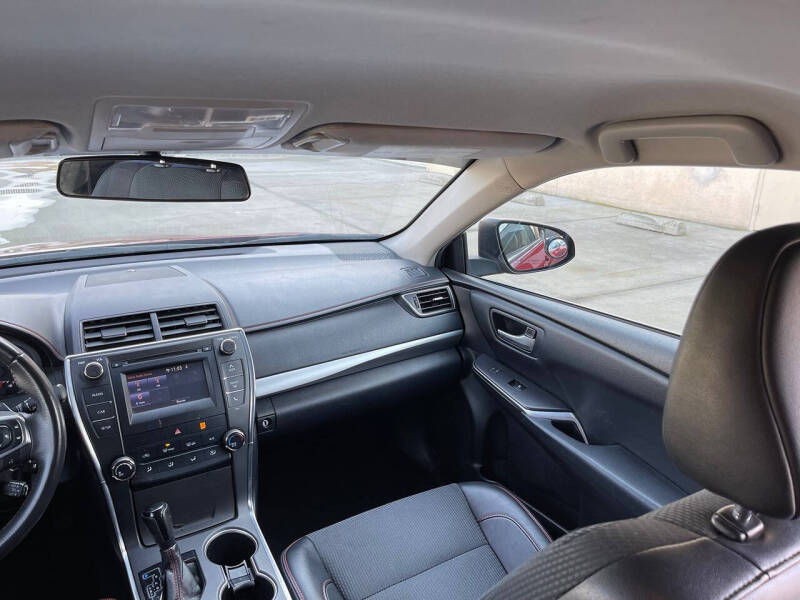 2017 Toyota Camry SE