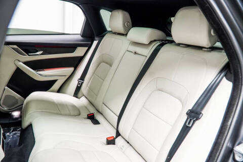 2023 Jaguar F-PACE P400 R-Dynamic S