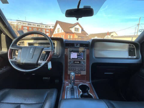 2011 Lincoln Navigator L