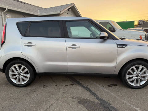 2018 Kia Soul +