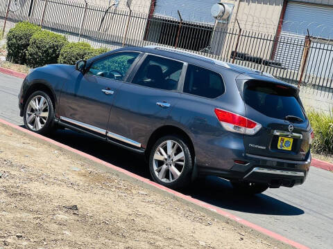 2013 Nissan Pathfinder Platinum