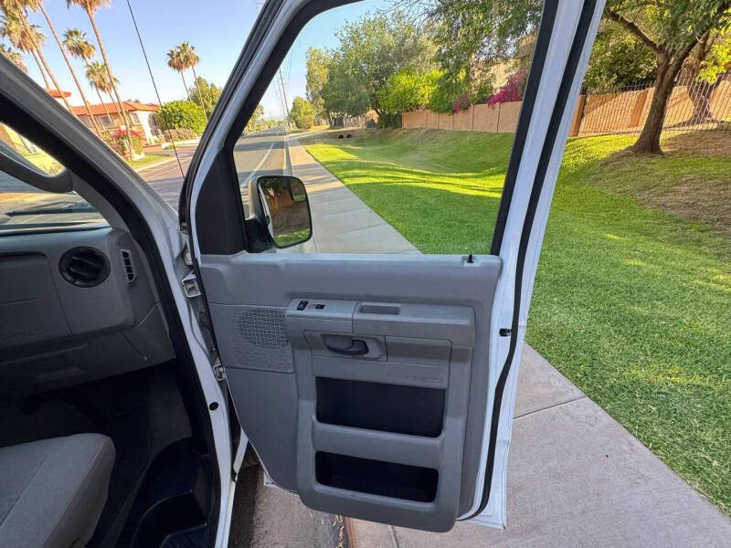 2014 Ford E-Series E-150 XLT