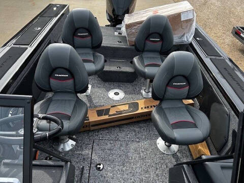 2026 Tracker Targa V-19 Combo