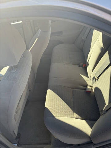 2005 Toyota Camry LE