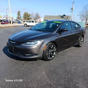 2015 Chrysler 200 for sale at Ideal Auto Sales, Inc. in Waukesha WI