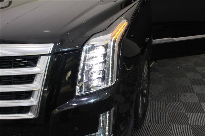 2018 Cadillac Escalade ESV Luxury