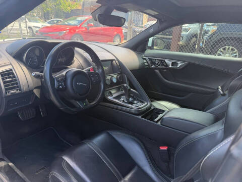 2017 Jaguar F-TYPE R