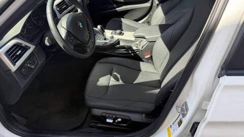 2017 BMW 3 Series 320i