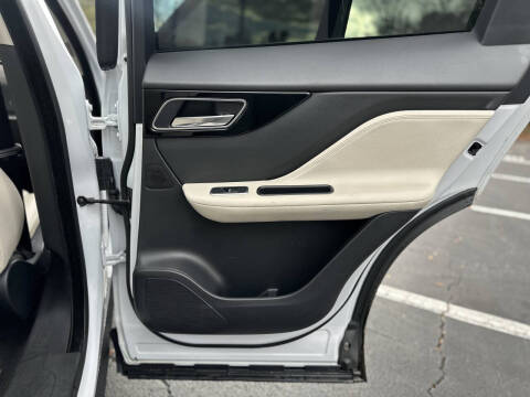 2018 Jaguar F-PACE 30t Prestige