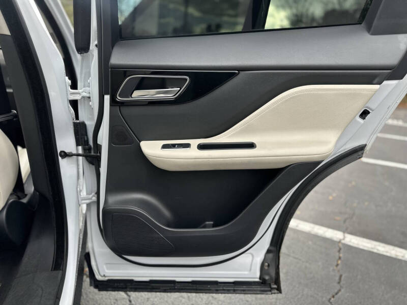 2018 Jaguar F-PACE 30t Prestige