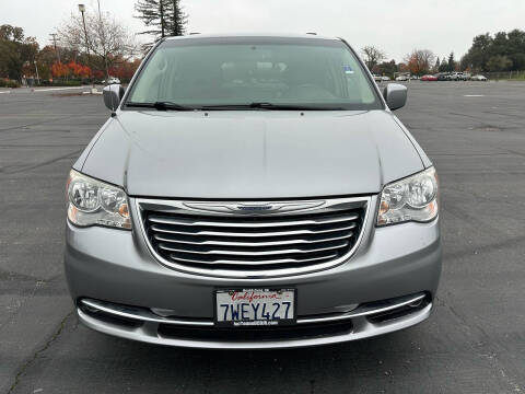 2016 Chrysler Town and Country Touring