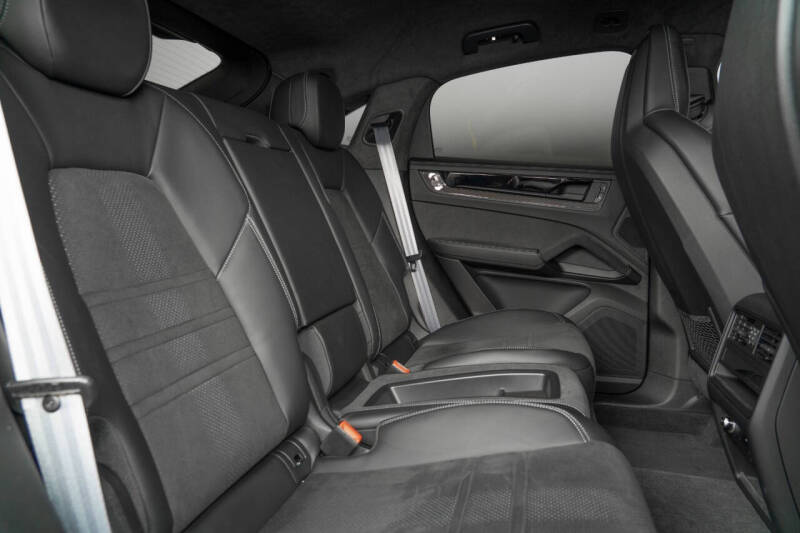 2024 Porsche Cayenne Turbo GT