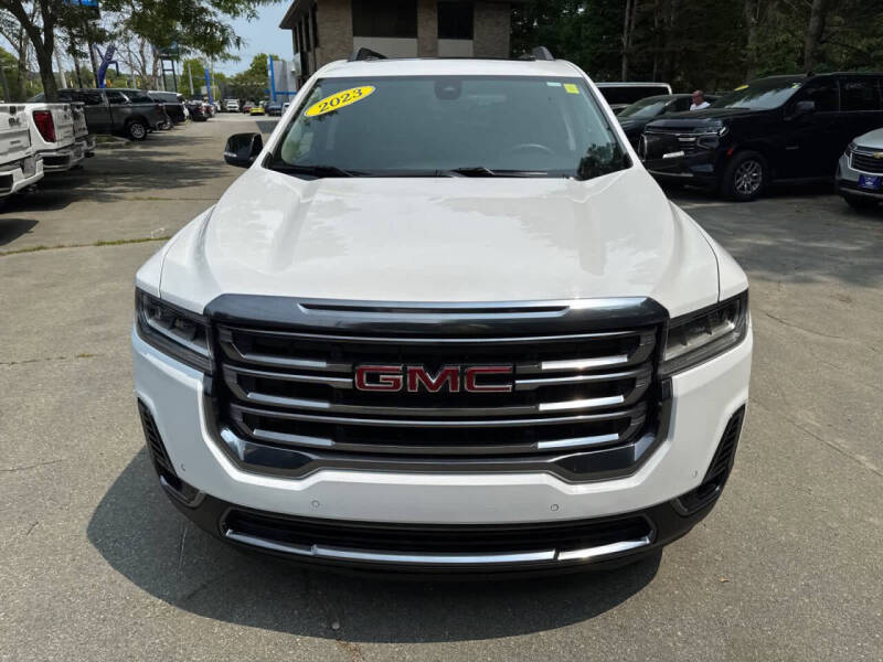 2023 GMC Acadia AT4