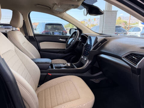 2021 Ford Edge SE