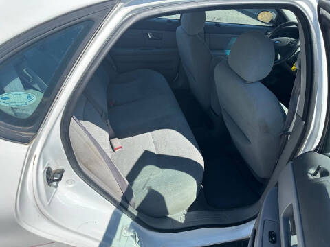 2002 Ford Taurus LX