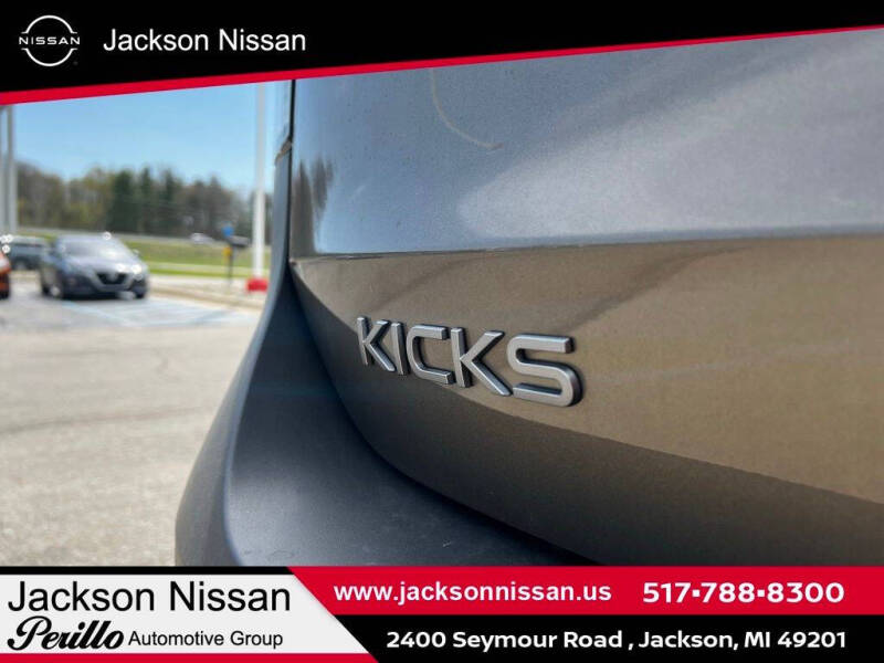 2026 Nissan Kicks SR
