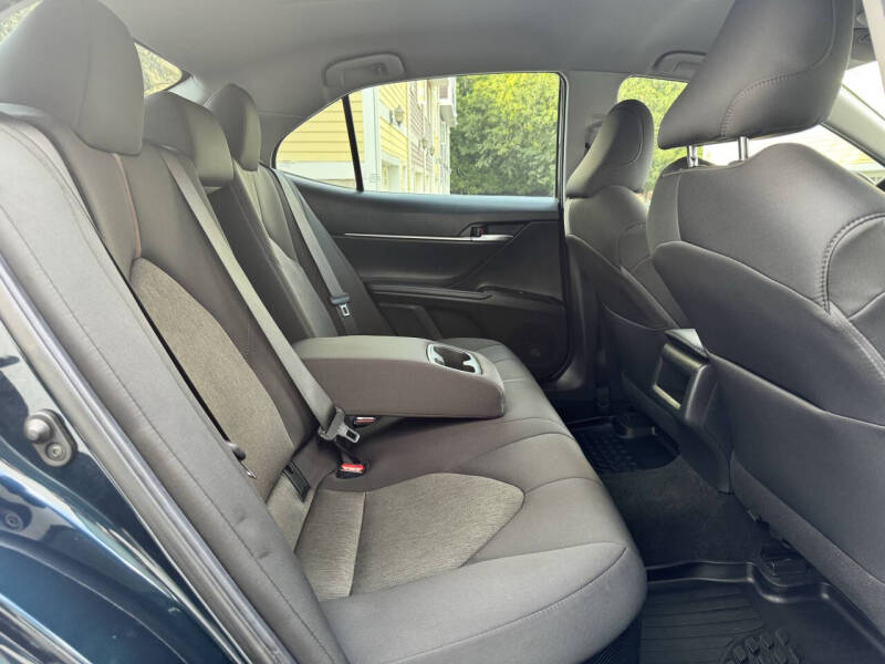 2020 Toyota Camry Hybrid LE