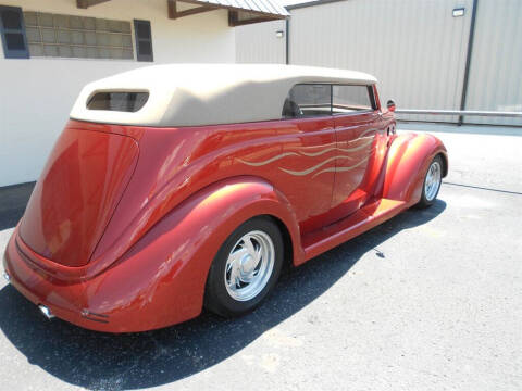 1937 Ford Custom Deluxe