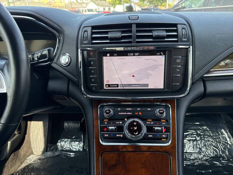 2019 Lincoln Continental Select