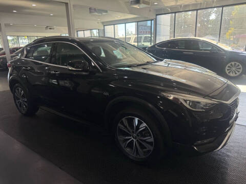 2017 Infiniti QX30 Premium