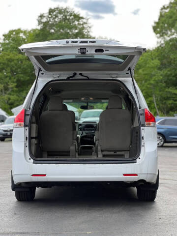 2012 Toyota Sienna