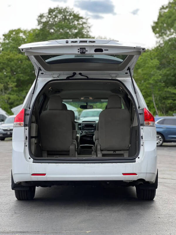 2012 Toyota Sienna