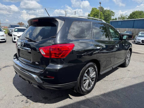 2017 Nissan Pathfinder SV