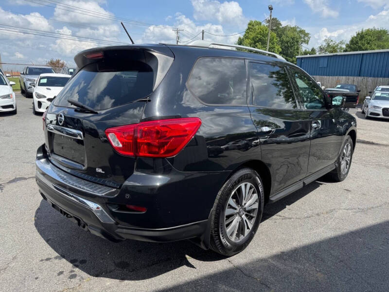 2017 Nissan Pathfinder SV