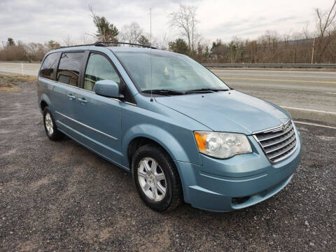 2009 Chrysler Town and Country for sale at Mackeys Autobarn in Bedford PA