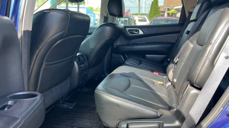 2017 Nissan Pathfinder Platinum