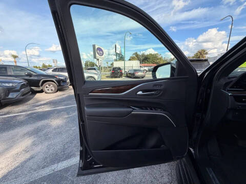 2022 Cadillac Escalade ESV Luxury