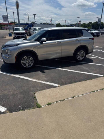 2024 Mitsubishi Outlander ES