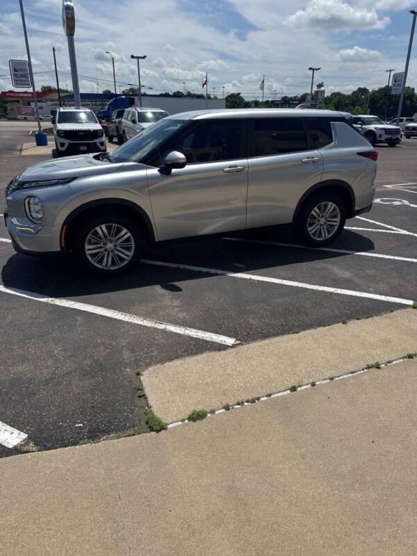 2024 Mitsubishi Outlander ES