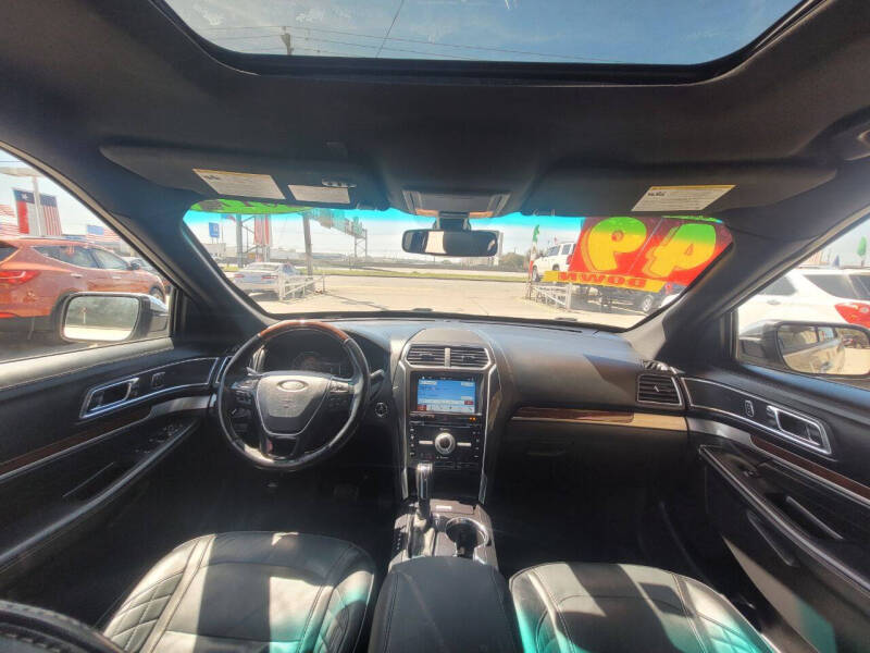 2017 Ford Explorer Platinum