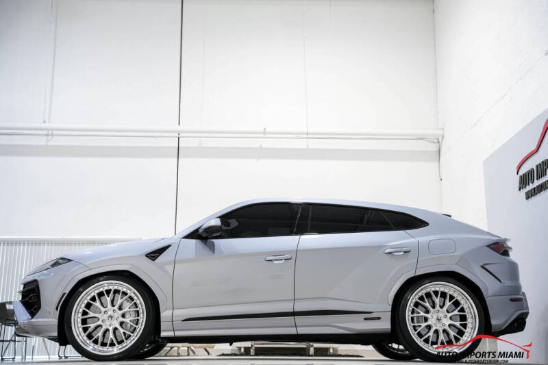 2025 Lamborghini Urus SE