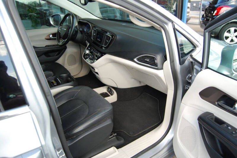 2019 Chrysler Pacifica Touring L