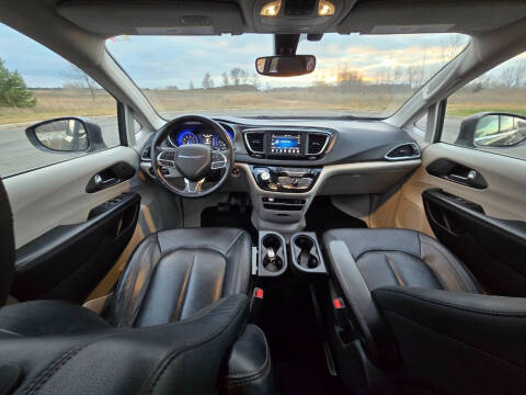 2020 Chrysler Pacifica Touring L