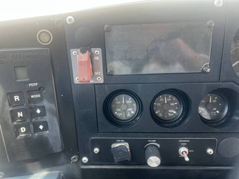 2004 Motor Coach Industries D4500