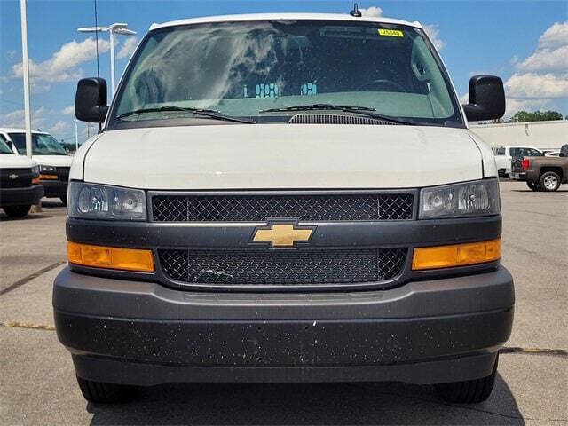 2025 Chevrolet Express 2500