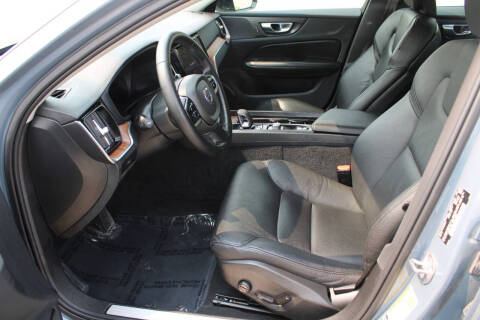 2024 Volvo S60 B5 Plus Dark Theme