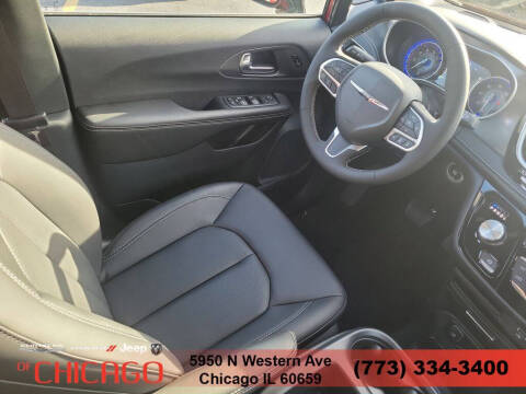 2026 Chrysler Pacifica Select