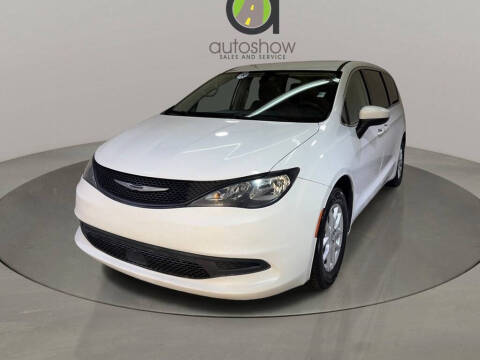 2022 Chrysler Voyager LX