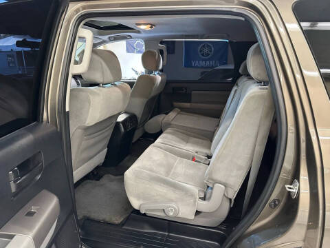 2012 Toyota Sequoia SR5