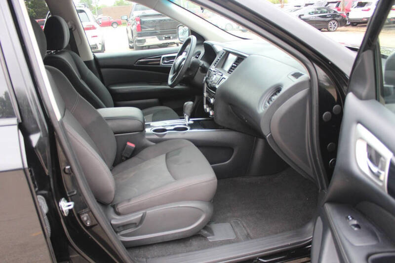 2019 Nissan Pathfinder S
