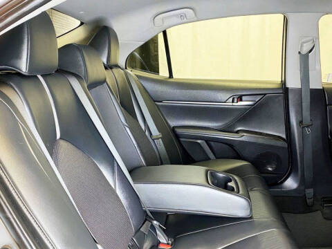 2022 Toyota Camry Hybrid XLE