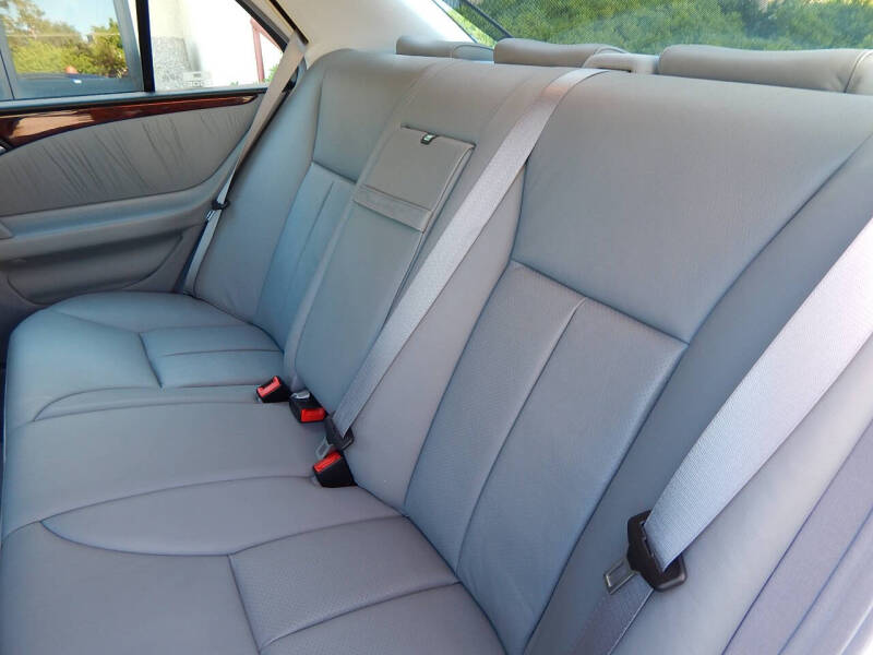 1999 Mercedes-Benz E-Class E 320